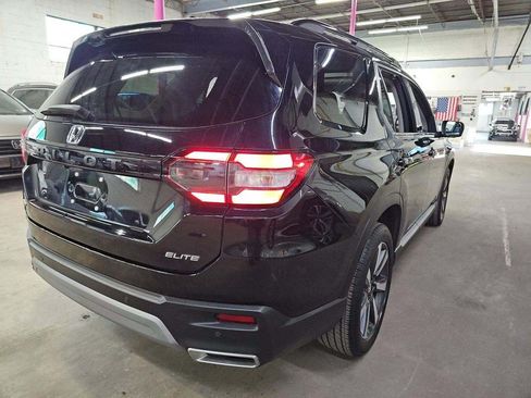Used 2023 Honda Pilot Elite image 4