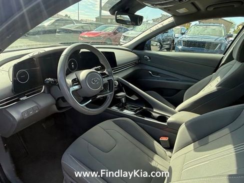 Used 2023 Hyundai Elantra SEL w/ Convenience Package FWD image 5