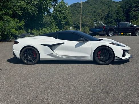 Used 2023 Chevrolet Corvette Z06 w/ Battery Protection Package RWD image 9