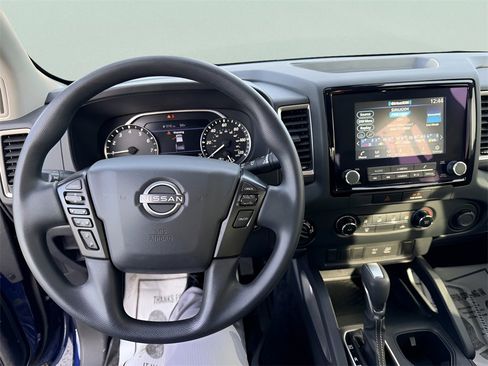 Used 2022 Nissan Frontier SV image 18