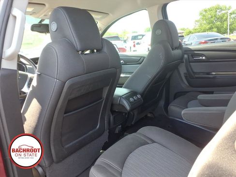 Used 2015 Chevrolet Traverse LT w/ Style and Technology Package FWD image 26