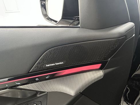 Used 2024 BMW i5 eDrive40i w/ M Sport Package image 25