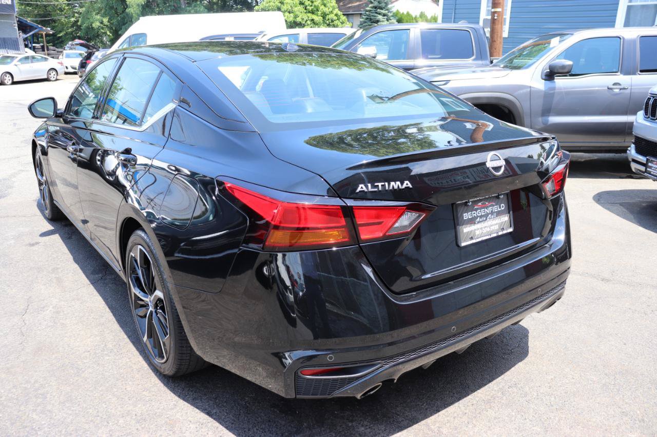 Used 2024 Nissan Altima 2.5 SR FWD image 3