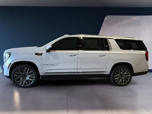 New 2026 GMC Yukon XL Denali Ultimate w/ LPO, Floor Liner Package AWD/4WD image 4