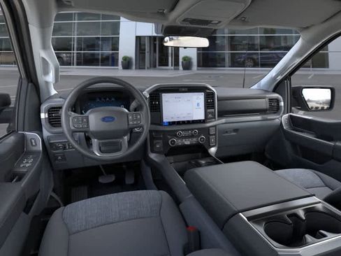New 2026 Ford F150 XLT w/ XLT Chrome Appearance Package RWD image 9