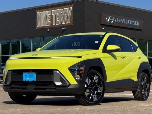 Certified 2025 Hyundai Kona SEL FWD image 1