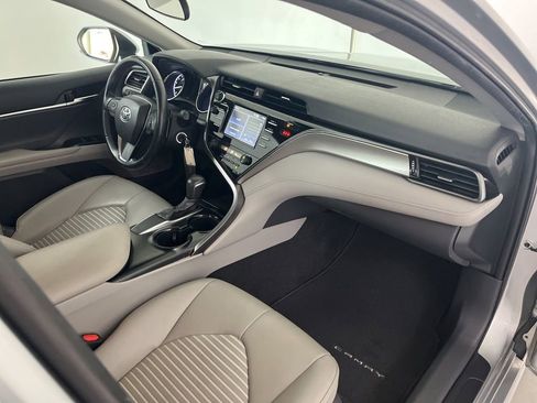 Used 2019 Toyota Camry SE w/ Carpet Mat Package FWD image 22