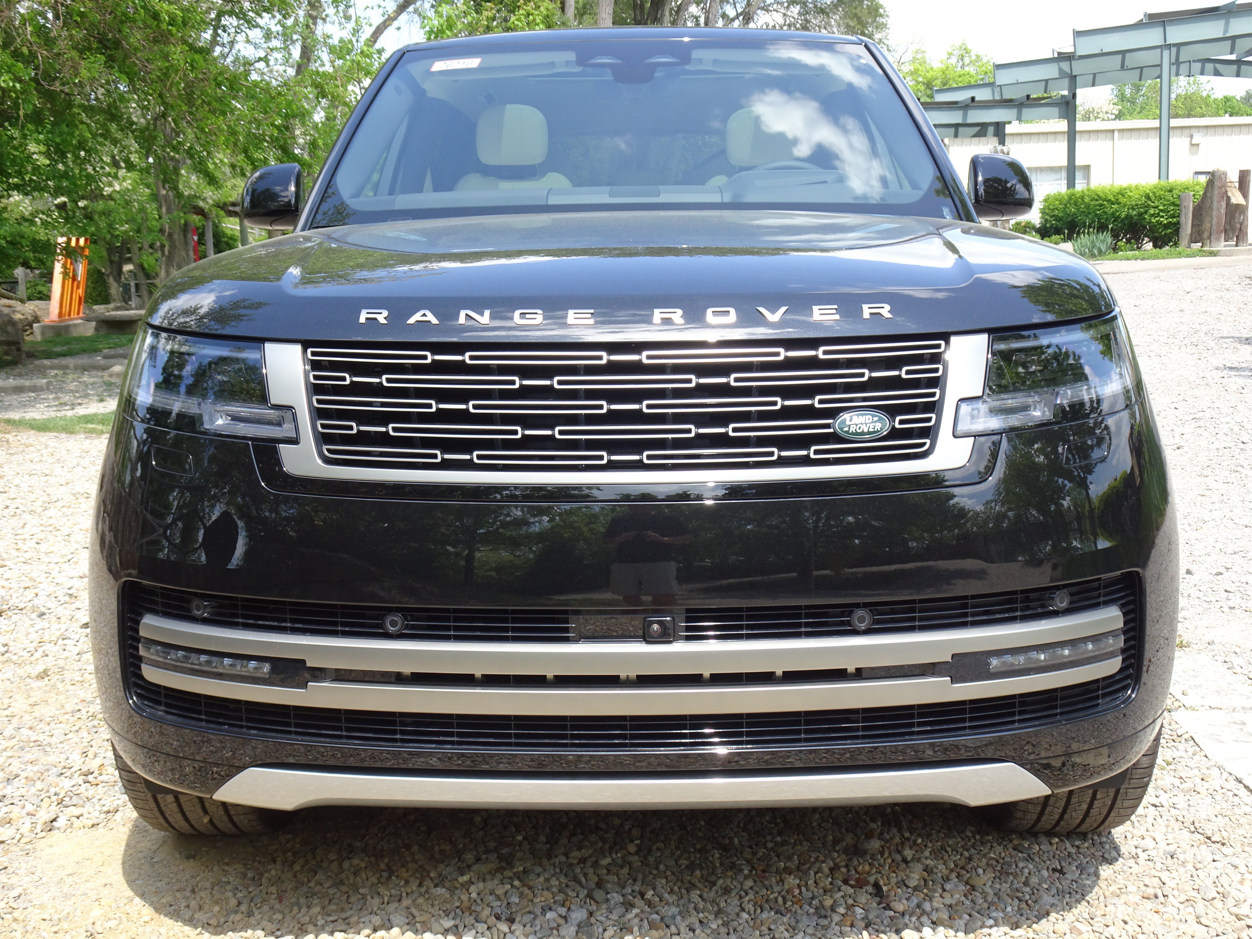 New 2026 Land Rover Range Rover Long Wheelbase SE AWD/4WD image 12