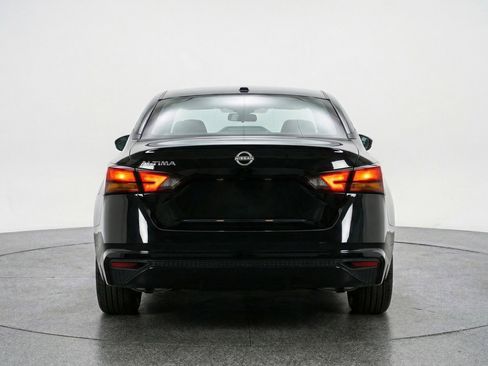 Used 2025 Nissan Altima 2.5 SV image 7