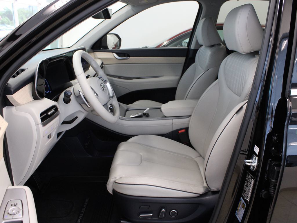 Used 2023 Hyundai Palisade Calligraphy w/ Winter Package FWD image 14