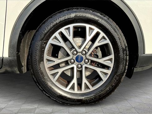 Used 2022 Ford Escape SEL w/ Technology Package image 9