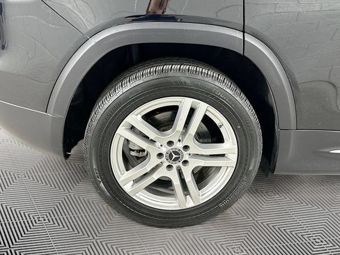 Used 2021 Mercedes-Benz GLB 250 4MATIC image 30
