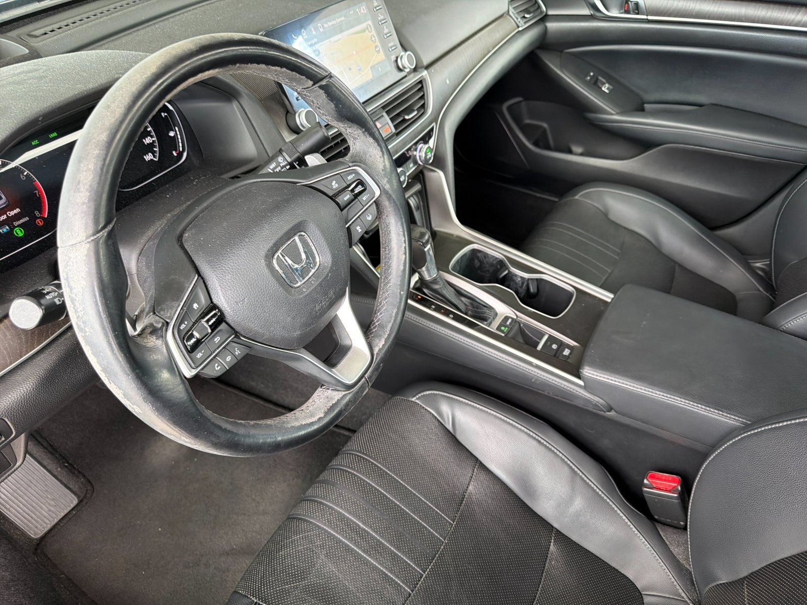Used 2018 Honda Accord Touring image 9