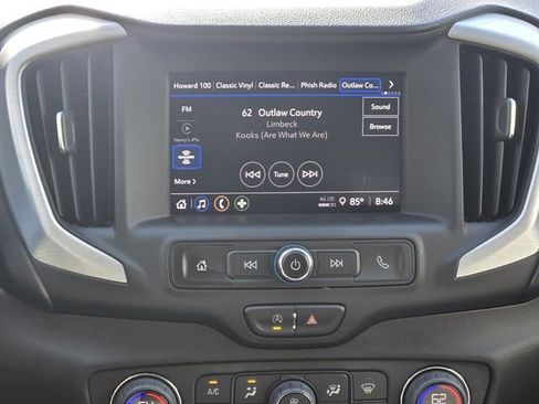 Used 2023 GMC Terrain SLE w/ Driver Convenience Package FWD image 18