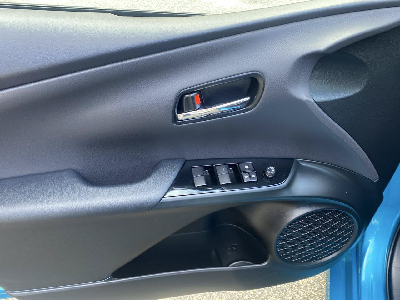 Used 2022 Toyota Prius Prime Limited FWD image 26