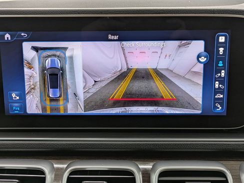 Used 2024 Mercedes-Benz GLS 450 4MATIC image 15