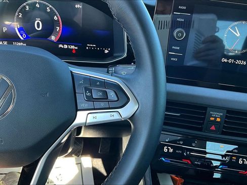 Used 2025 Volkswagen Jetta SE w/ Black Wheel Package image 19