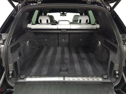 Used 2025 BMW X5 xDrive50e w/ Executive Package AWD/4WD image 8