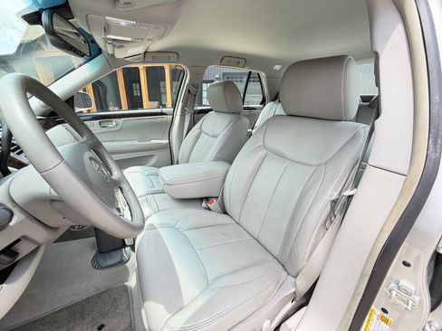 Used 2009 Cadillac DTS w/ Trunk Convenience Package FWD image 9