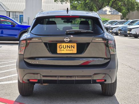 Used 2025 Nissan Kicks SV FWD image 2