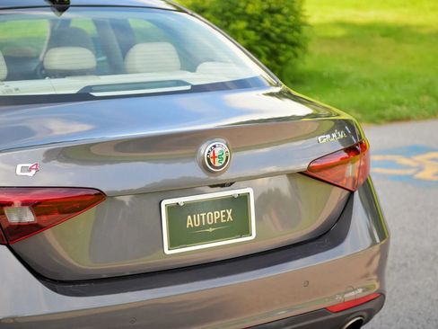 Used 2018 Alfa Romeo Giulia Ti w/ Quick Order Package 22X Lusso AWD/4WD image 36