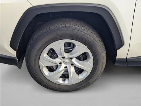 Used 2024 Toyota RAV4 LE image 28