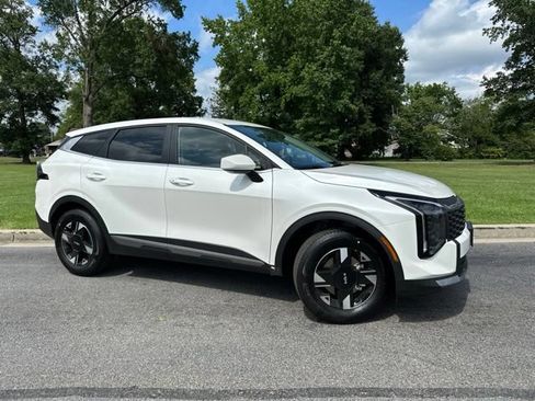 New 2026 Kia Sportage LX AWD/4WD image 2