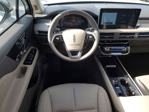 Used 2024 Lincoln Corsair FWD image 17