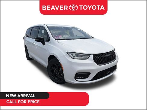 Used 2024 Chrysler Pacifica Limited FWD image 1