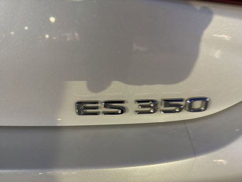 Used 2023 Lexus ES 350 w/ Premium Package FWD image 7