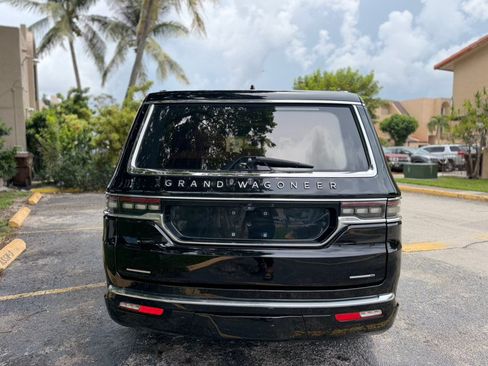 Used 2022 Jeep Grand Wagoneer Series III w/ Rear Seat Video Group 1 AWD/4WD image 4