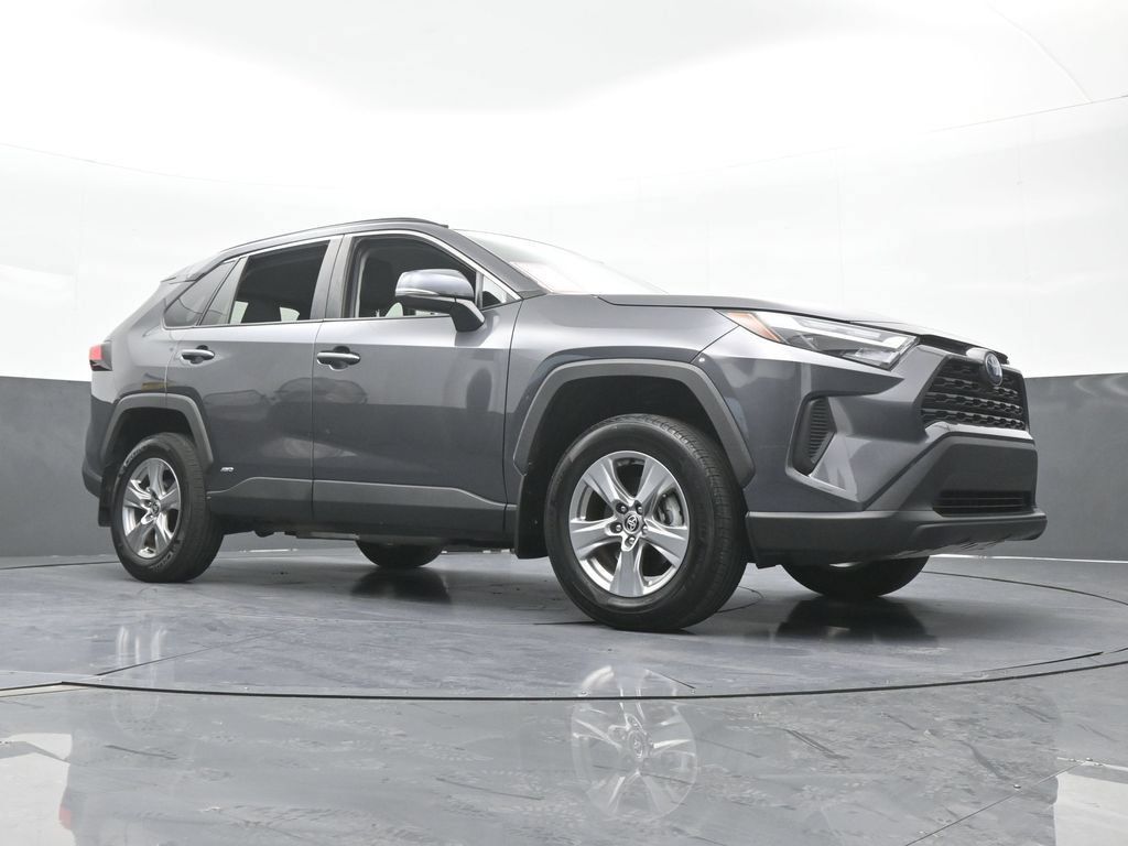 Used 2024 Toyota RAV4 XLE AWD/4WD image 56