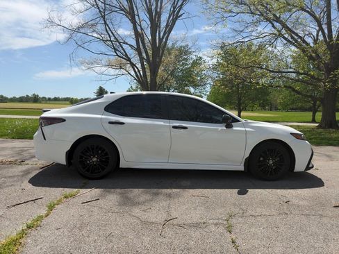 Used 2021 Toyota Camry SE FWD image 31