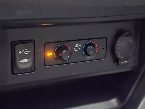 Used 2015 Toyota 4Runner Limited image 37