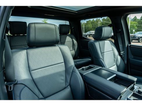 Used 2026 Toyota Tundra Platinum AWD/4WD image 19