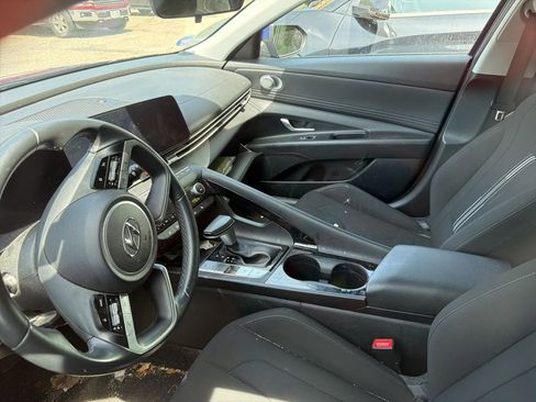 Used 2023 Hyundai Elantra SEL w/ Convenience Package FWD image 7