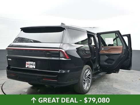 Used 2025 Lincoln Navigator Reserve AWD/4WD image 62