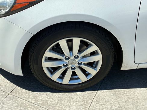 Used 2015 Kia Forte EX FWD image 12