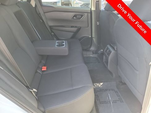 Used 2024 Nissan Rogue S FWD image 20