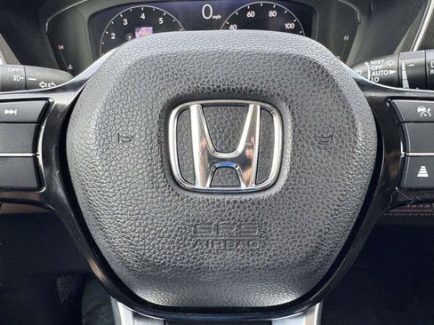 Used 2025 Honda Pilot Elite image 28