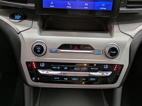 Used 2021 Ford Explorer XLT w/ Equipment Group 202A image 34