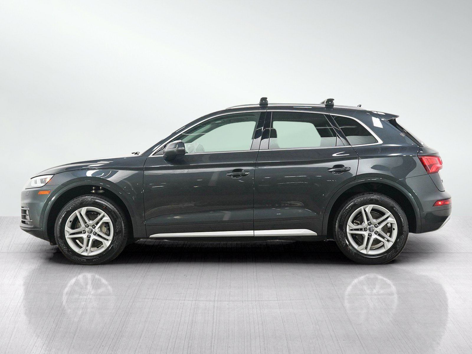 Used 2018 Audi Q5 2.0T Premium Plus w/ Premium Plus Package AWD/4WD image 2