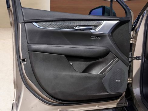 Used 2023 Cadillac XT5 Sportv w/ Technology Package image 25