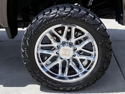 Used 2020 Chevrolet Silverado 3500 LTZ w/ LTZ Premium Package AWD/4WD image 13