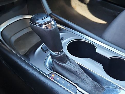 Used 2018 Chevrolet Malibu LT w/ LPO, Convenience Package 2 image 29