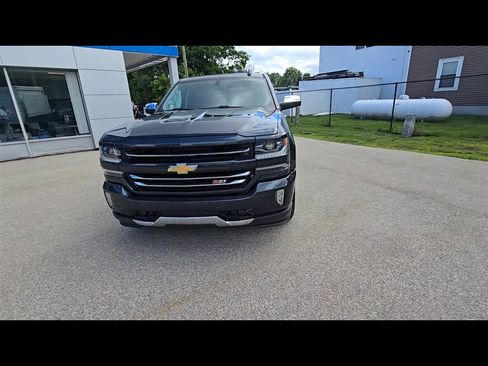 Used 2017 Chevrolet Silverado 1500 LTZ Z71 w/ LTZ Plus Package AWD/4WD image 3