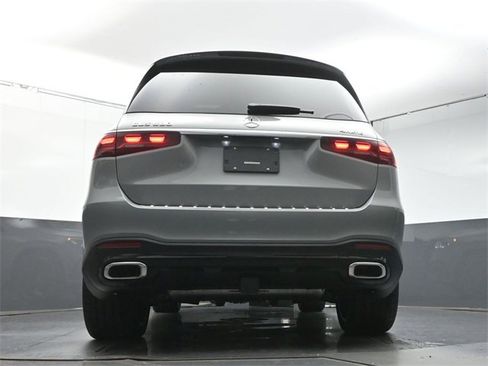 New 2026 Mercedes-Benz GLS 580 4MATIC image 38