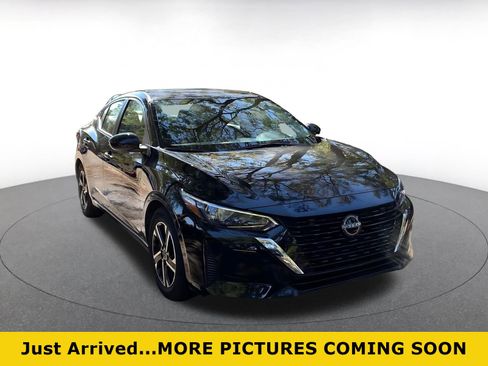 Used 2025 Nissan Sentra SV image 1