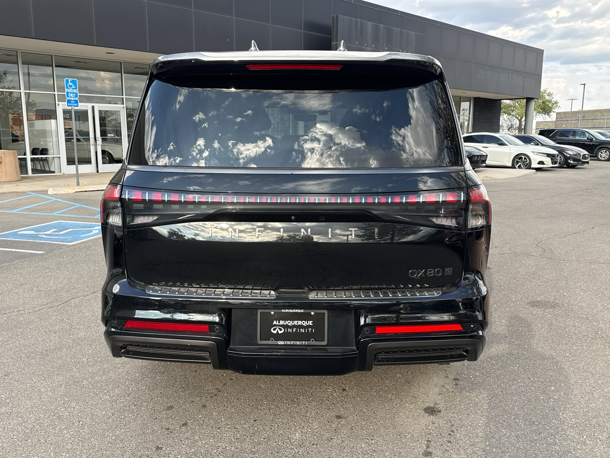 Used 2026 INFINITI QX80 Autograph AWD/4WD image 6