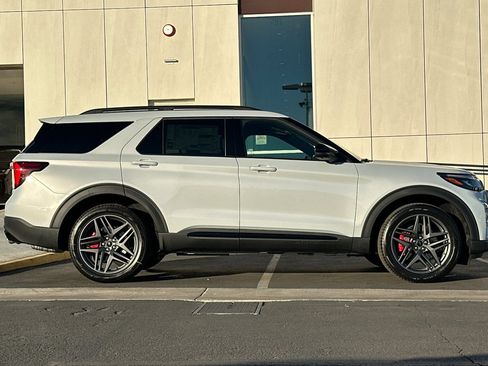 New 2026 Ford Explorer ST RWD image 2